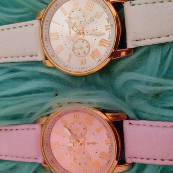 Accessories - Two watches ⌚ for child or adult lady's